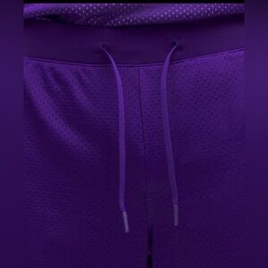 Lululemon Double-Layered Mesh Linerless
Short 7" Court Purple/Court Purple/Vapor